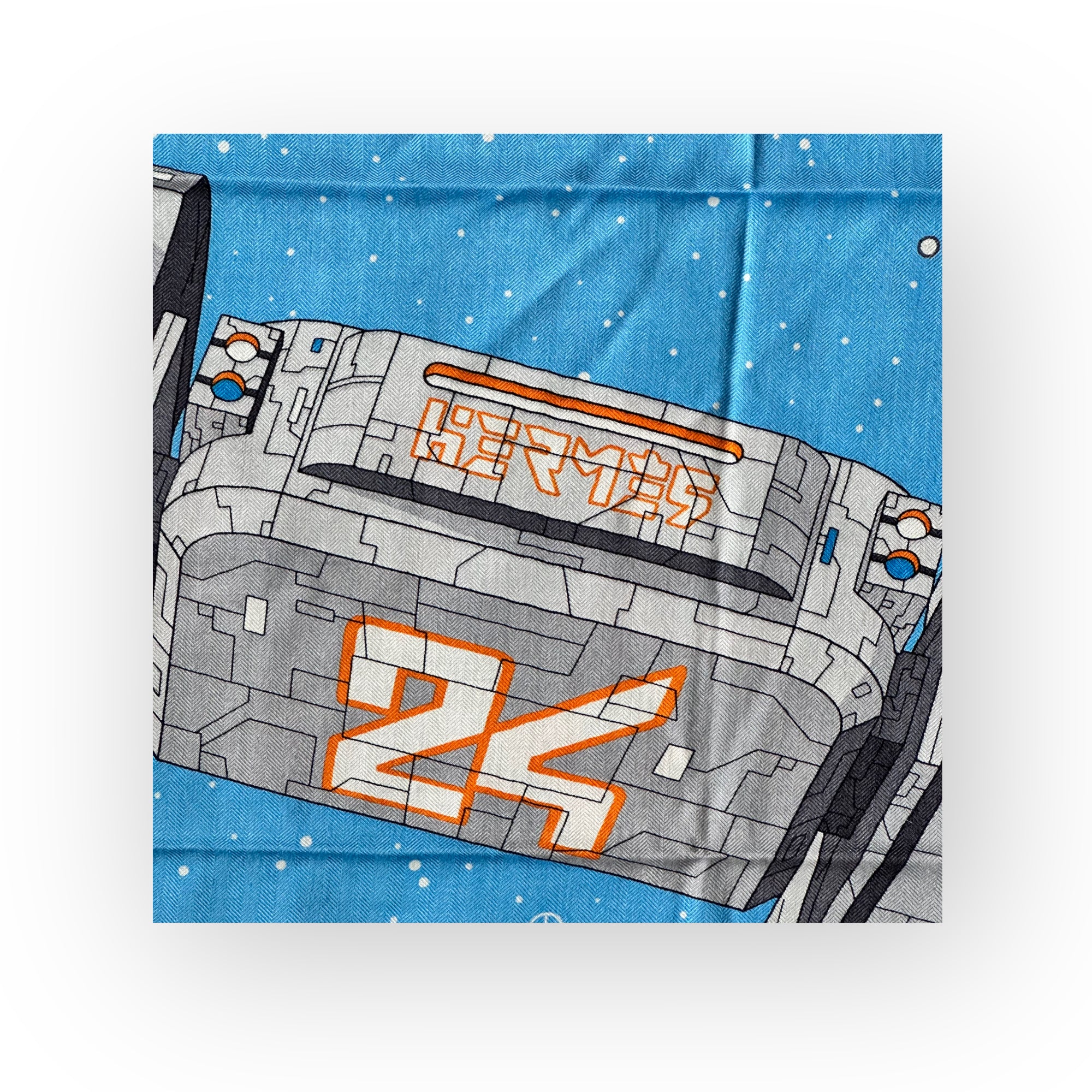 hermes-odyssey-foulard-hermes-orange-bleu-vaisseau-spatial-dessine-par-daiske-nomura