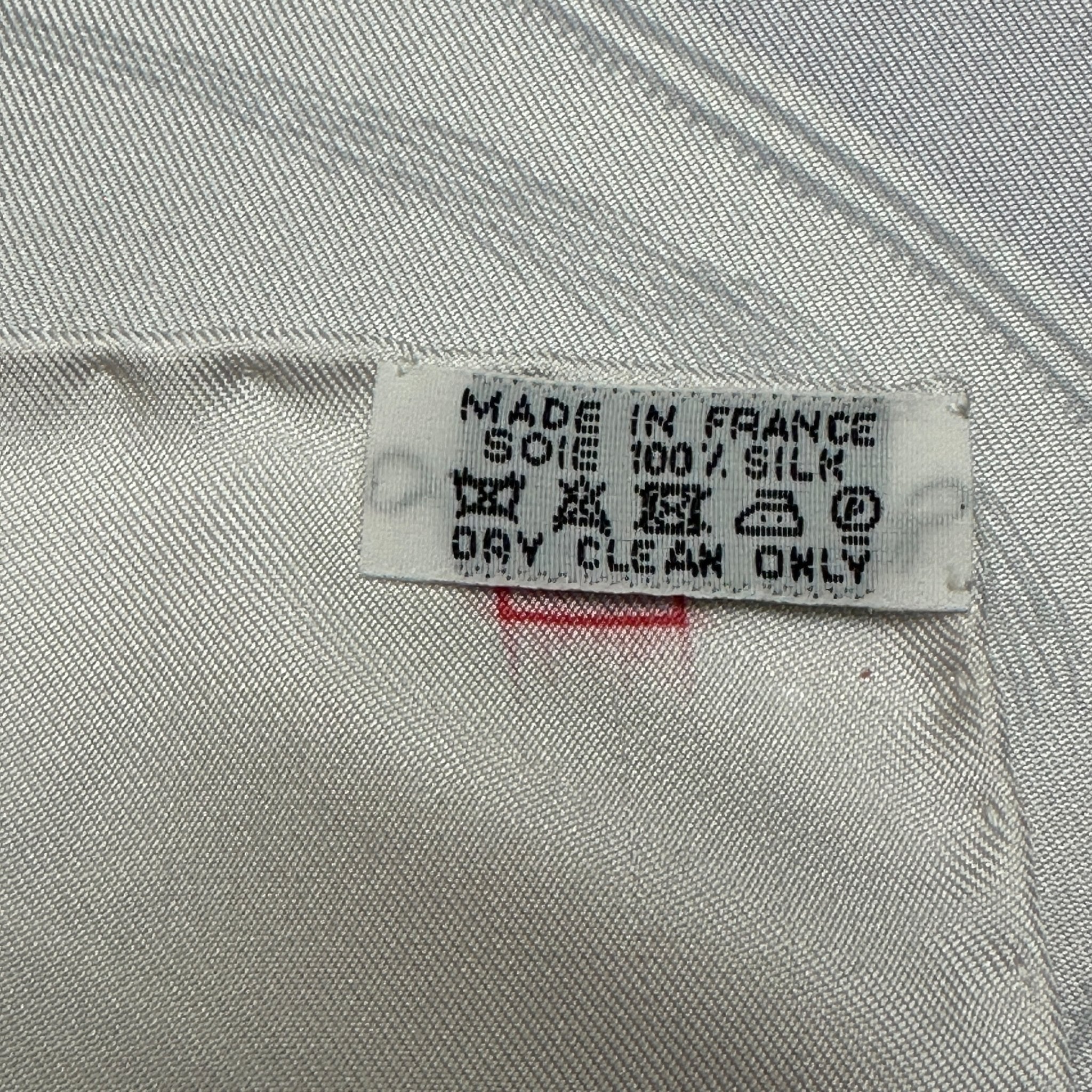 etiquette de composition du foulard hermes en soie