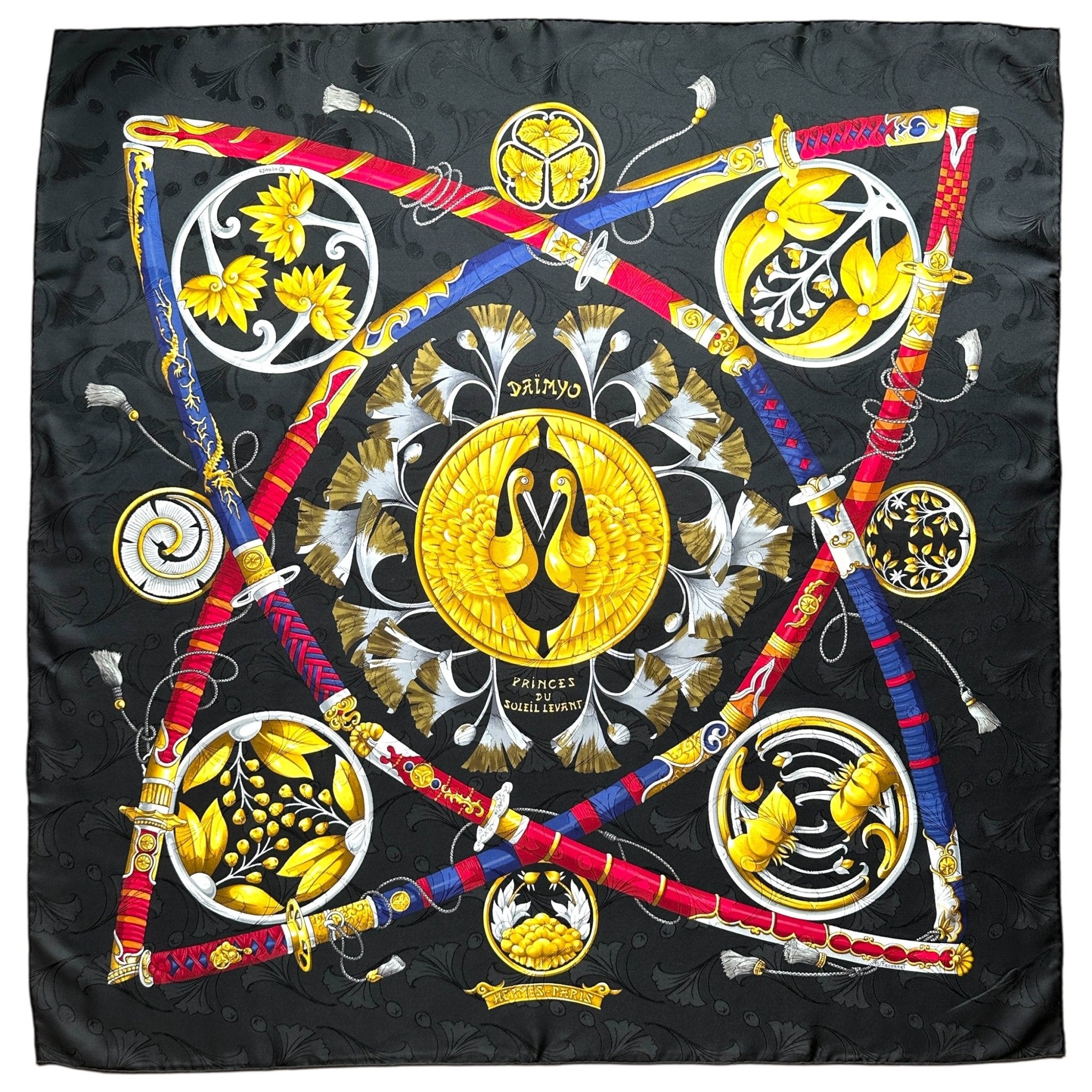 Carré Hermès Daïmyo, motif central avec grue et sabres de samouraï