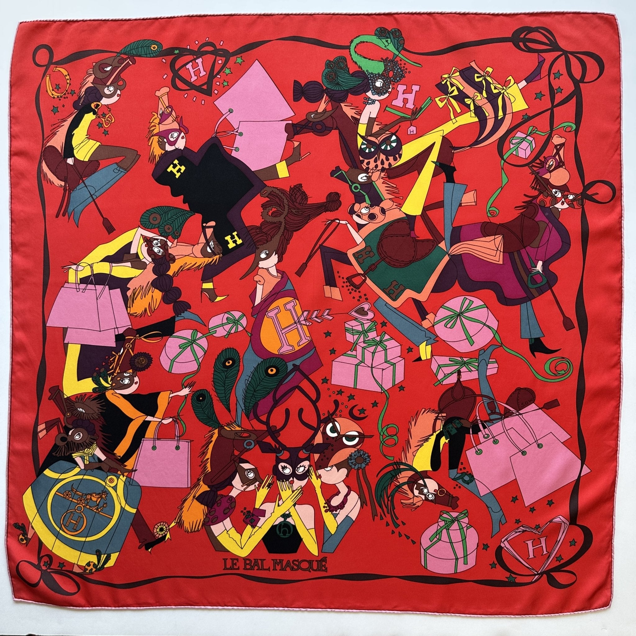 vue d'ensemble foulard carré Hermès le bal masqué