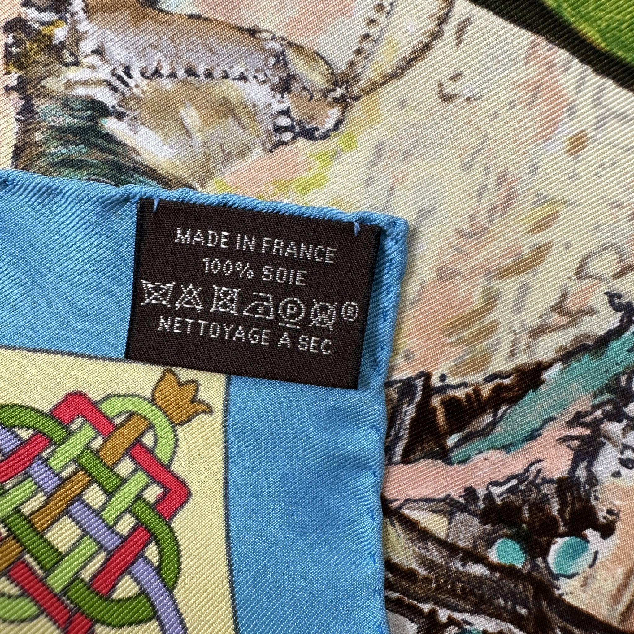 etiquette de composition indiquant made in France 100% soir authentique