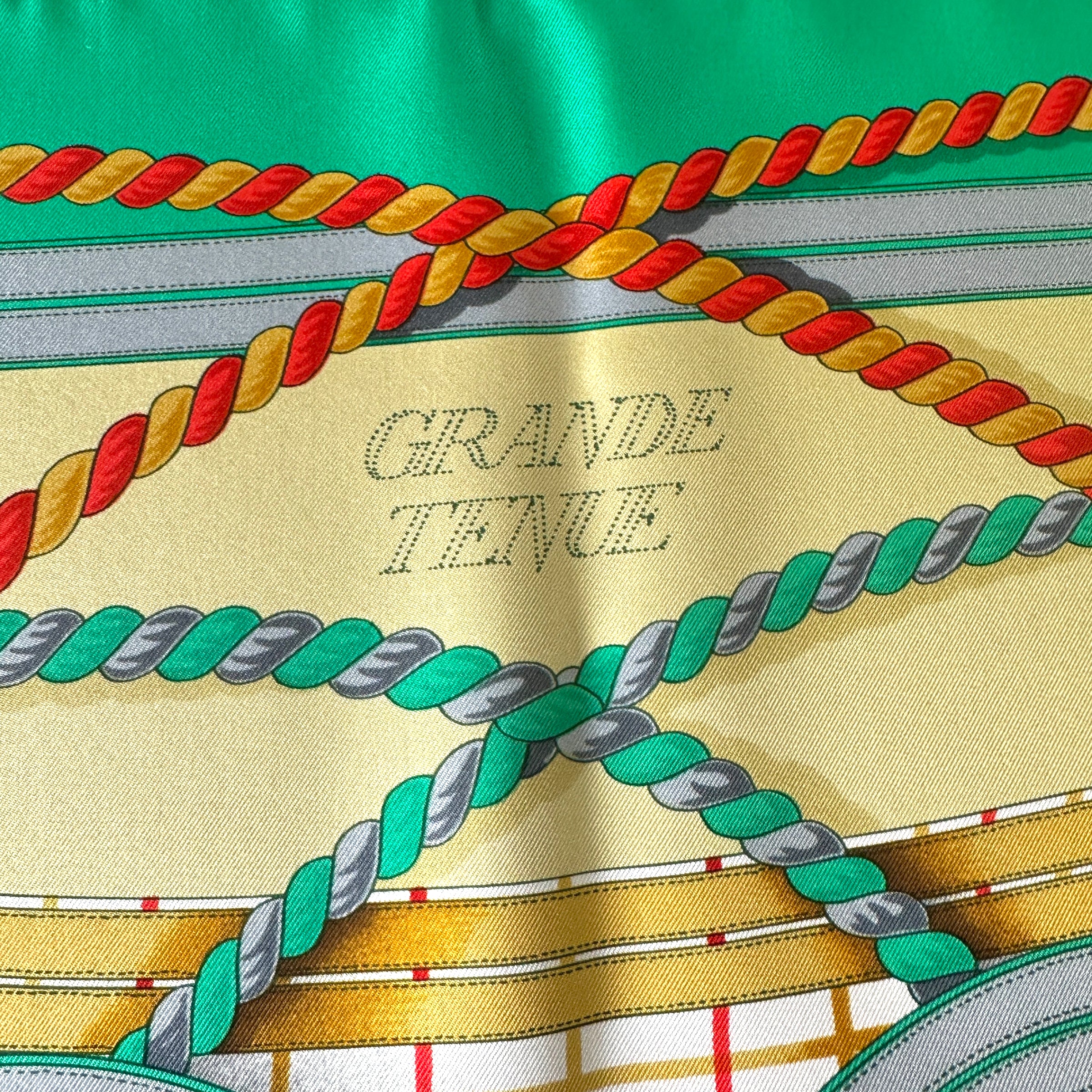 foulard-hermes-grande-tenue