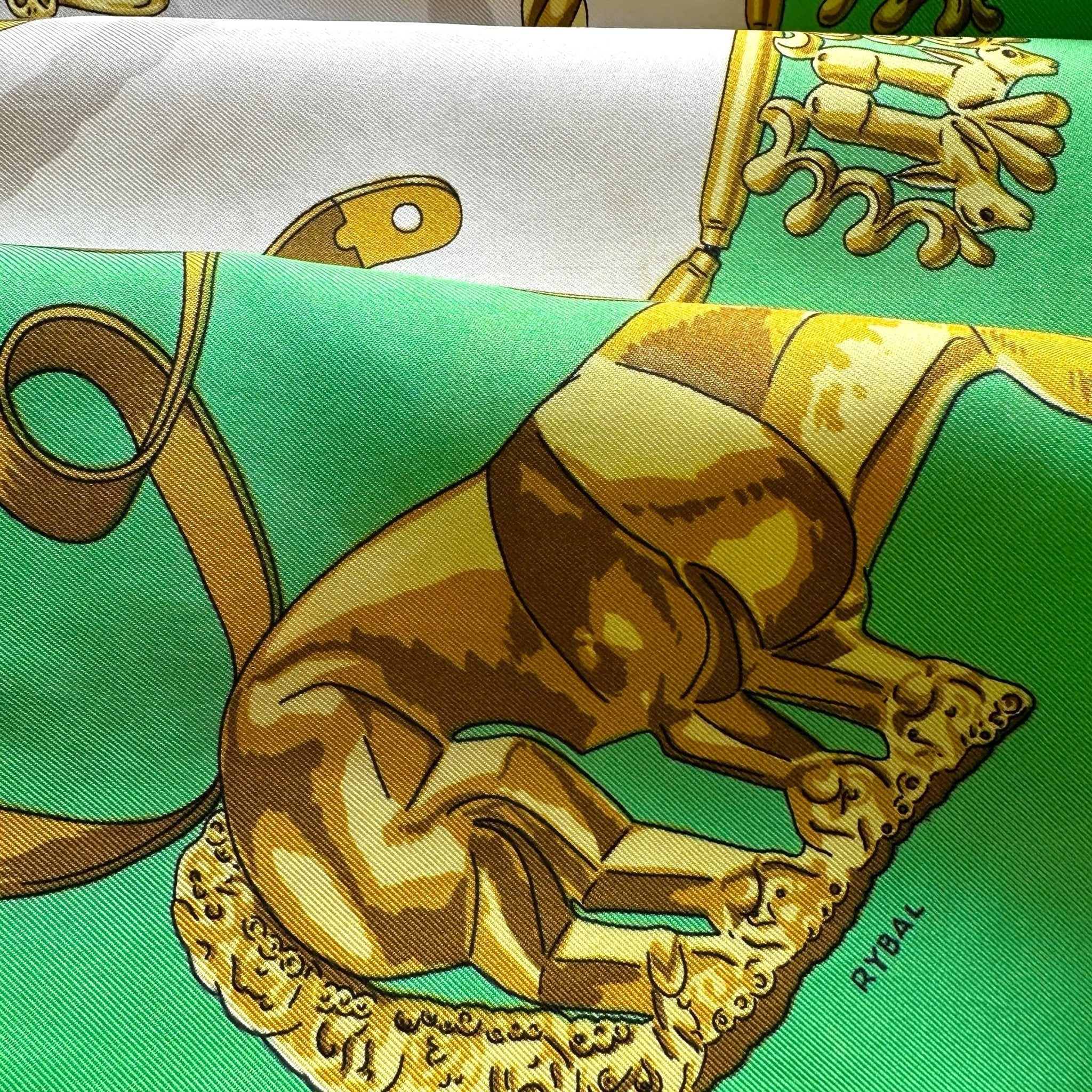 Foulard Hermès Les Cavaliers d’Or 90 cm en soie, signature de Dimitri Rybaltchenko