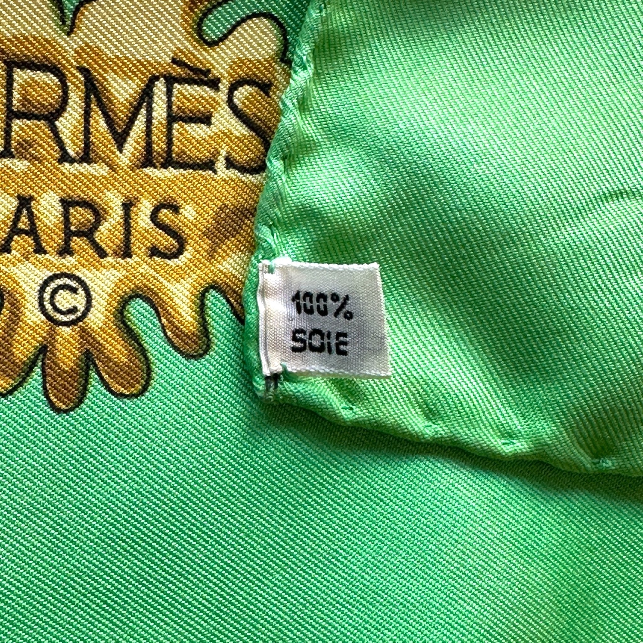 Étiquette 100% soie du carré Hermès Les Cavaliers d’Or, roulotté à la main