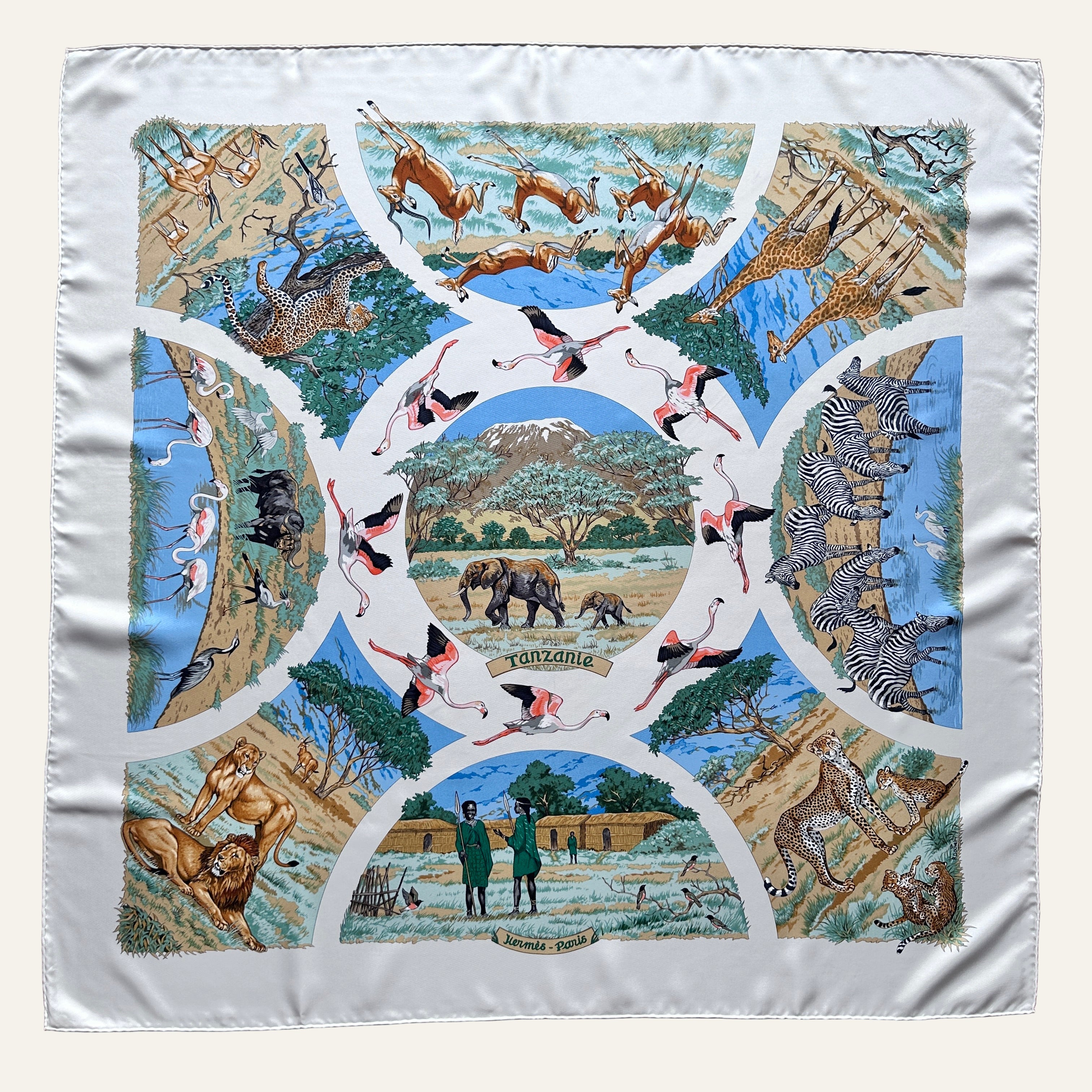 Vue d'ensemble foulard Hermès Tanzanie bordure blanche et médaillons