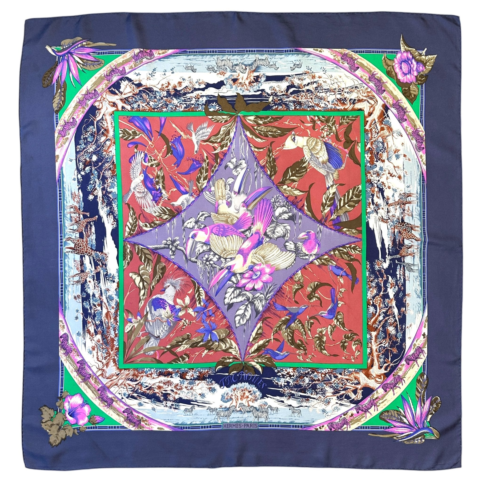 carre hermes tropiques bleu vert et rose dessin d'oiseaux au centre