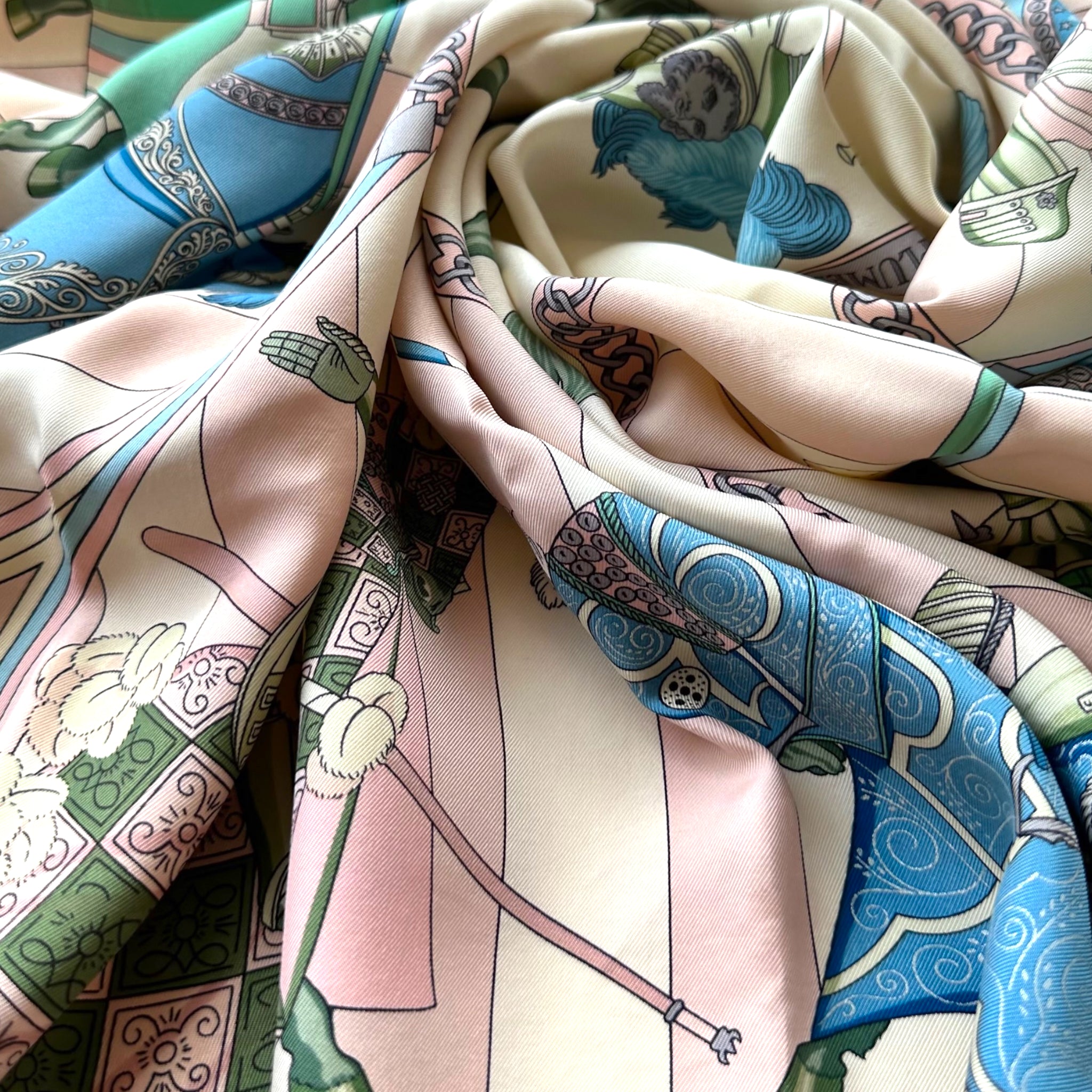 SHOCKS IN FEATHER - Hermès scarf 90 cm