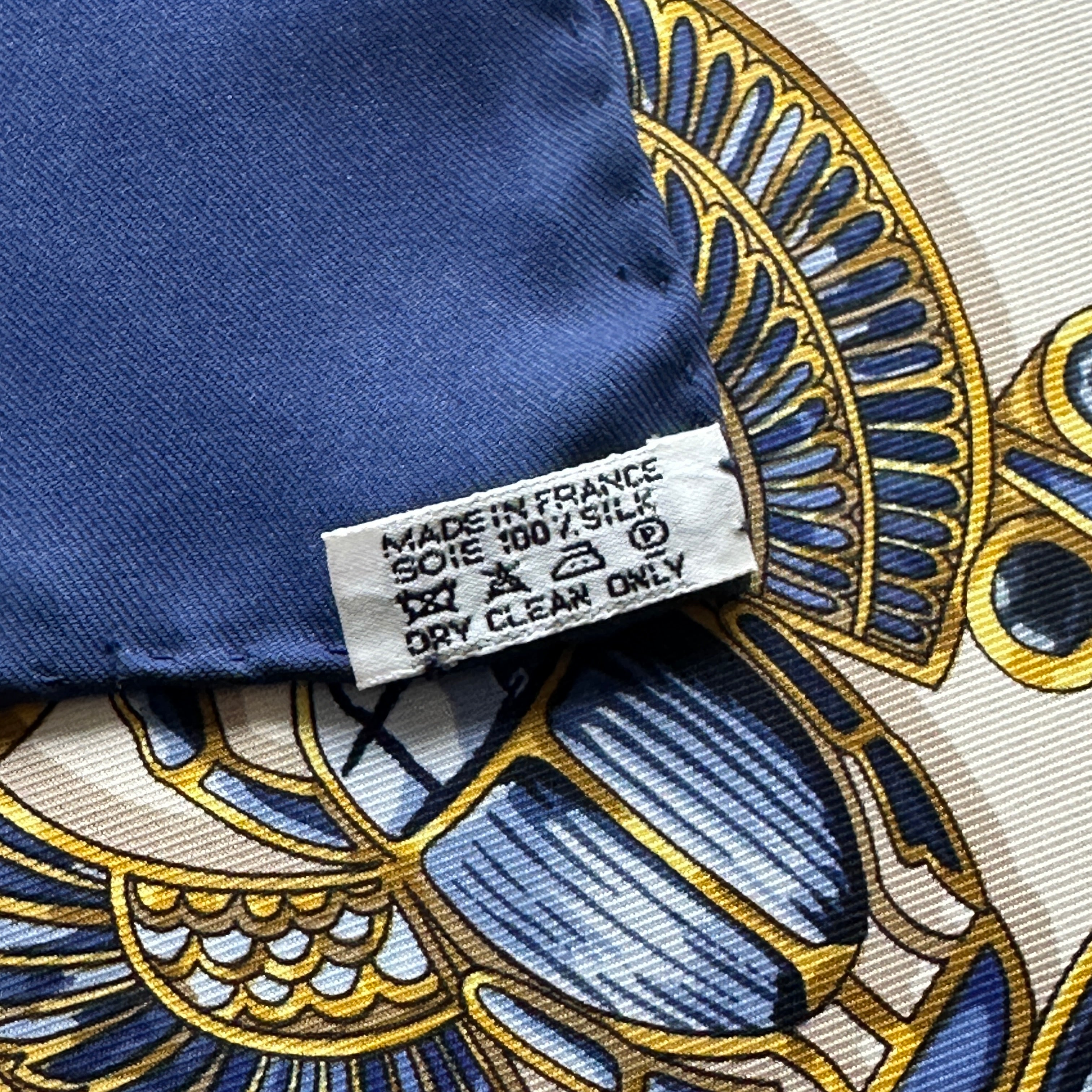 étiquette de composition du carré Hermès Égypte en soie fabriqué en France