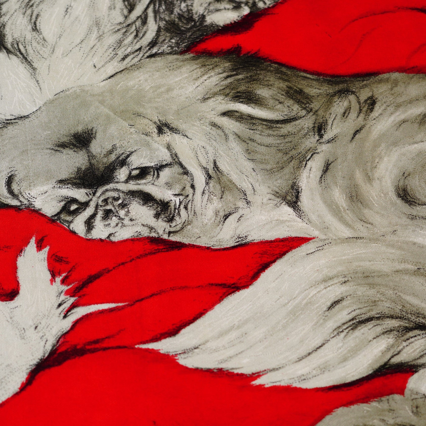 Détail de la texture du twill de soie et précision du trait de Poret sur le modèle Les Pékinois Hermès.