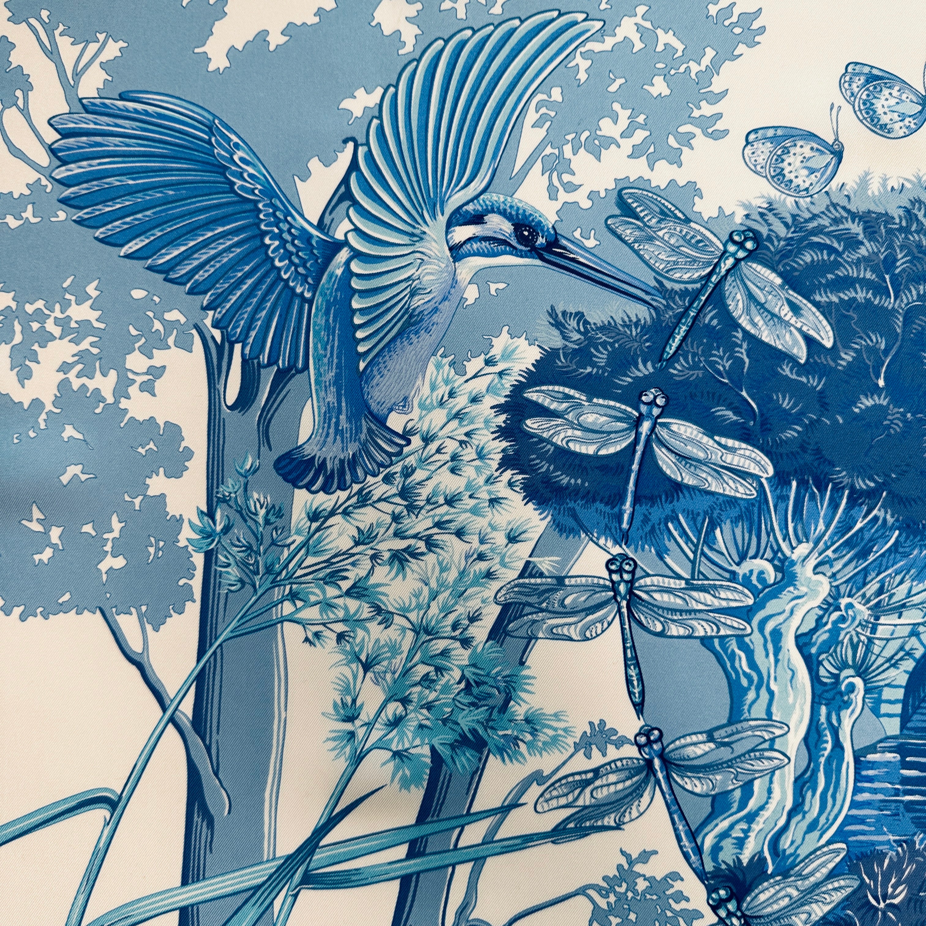 foulard hermes au bord de l'eau bleu