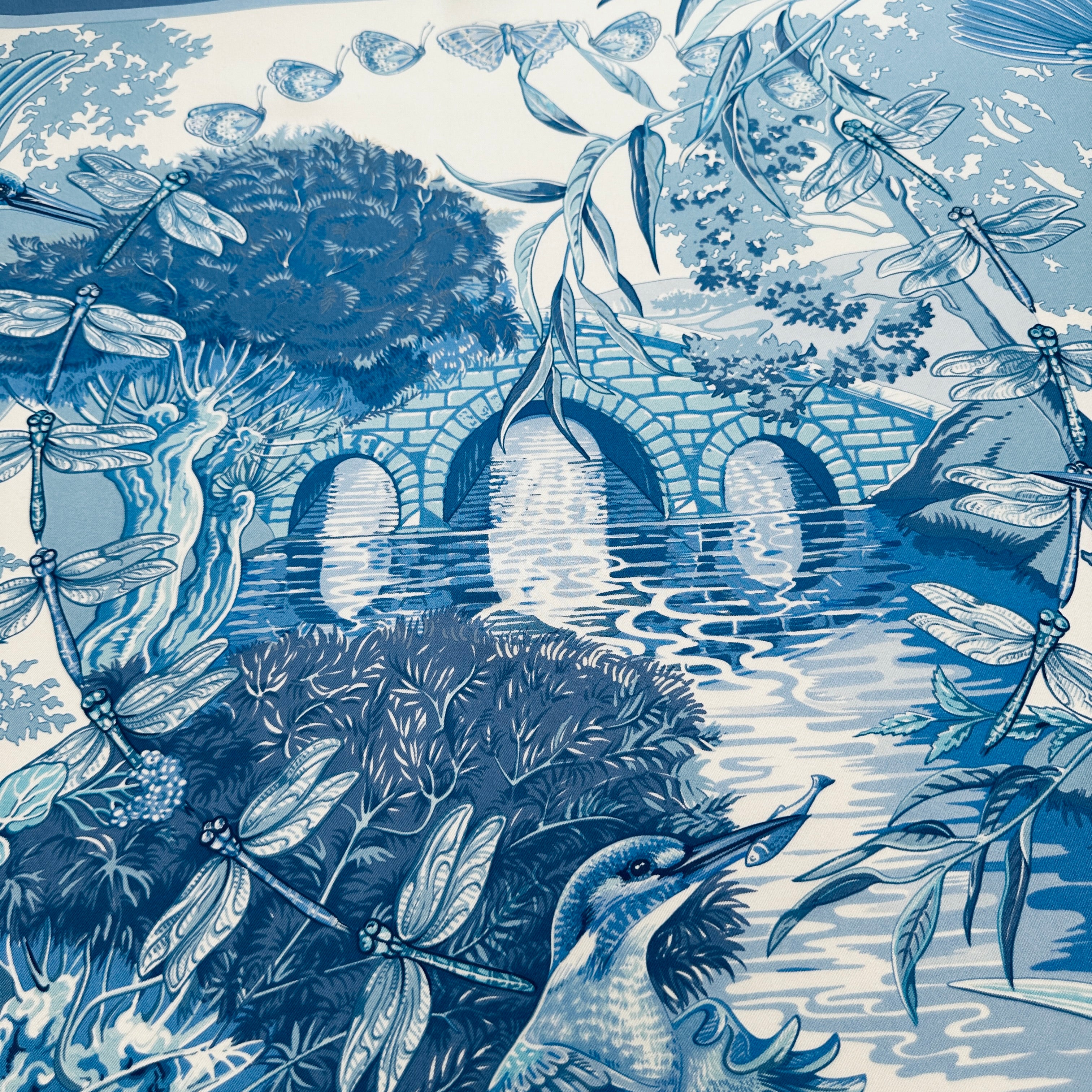 foulard hermes au bord de l'eau bleu dessin de pont au dessus de l'eau